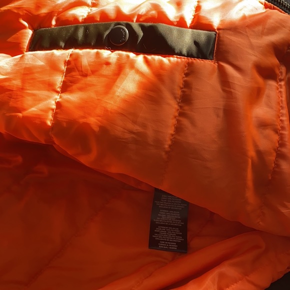 Olive Green jacket with orange interior. Detachable Fur on collar - Picture 5 of 9